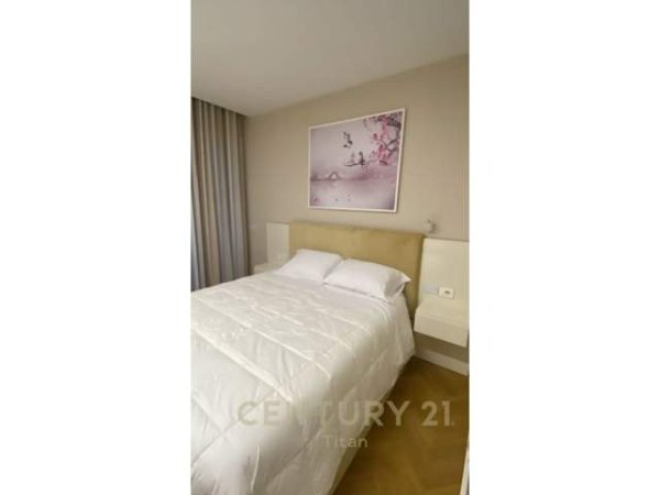 Tirane, jepet me qera apartament 1+1+BLK Kati 10, 72 m² 900 Euro (Qender, Galeria)
