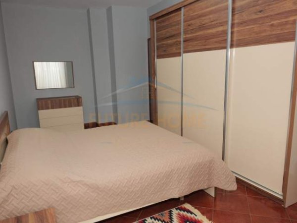 Tirane, shitet apartament 2+1 Kati 8, 115 m² 200.000 Euro (Rruga Fortuzi)