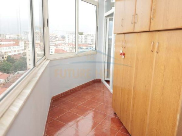 Tirane, shitet apartament 2+1 Kati 8, 115 m² 200.000 Euro (Rruga Fortuzi)