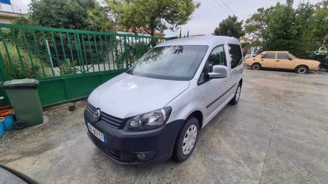 Tirane, shitet makine Volkswagen Caddy Viti 2011, 7.500 Euro