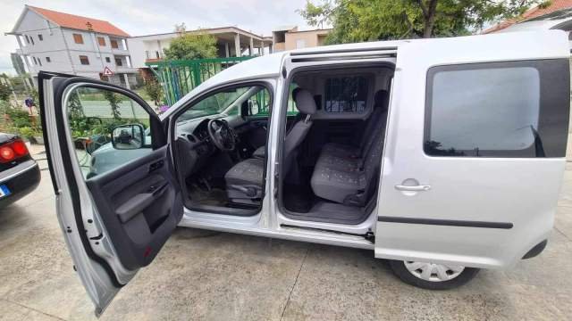 Tirane, shitet makine Volkswagen Caddy Viti 2011, 7.500 Euro