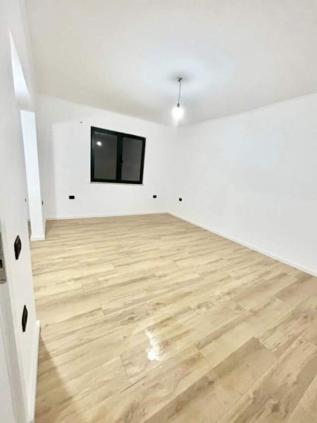 Tirane, shitet apartament 1+1+A+BLK Kati 4, 58 m² 88.000 Euro (Perballe me Ministrine e Jashtme, Shkolla 1 Maji)