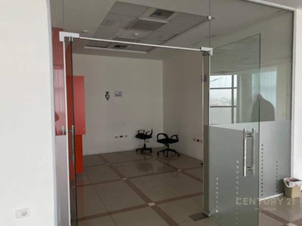 Tirane, shes ambjent biznesi 395 m² 813.700 Euro (Komuna e Parisit)