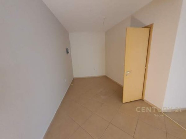 Tirane, shitet ambjent biznesi Kati 0, 59 m² 72.000 Euro (rruges Peti)