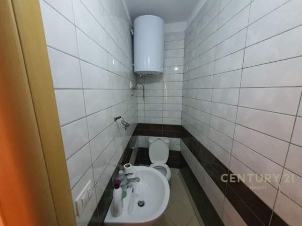 Tirane, shitet ambjent biznesi Kati 0, 59 m² 72.000 Euro (rruges Peti)