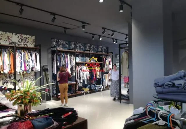 Vlore, shitet ambjent biznesi Kati 1, 234 m² 2.000 Euro/m2 (Rruga Dush Strati)