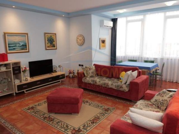 Tirane, shitet apartament 2+1+BLK Kati 8, 115 m² 200.000 Euro (rruga fortuzi)