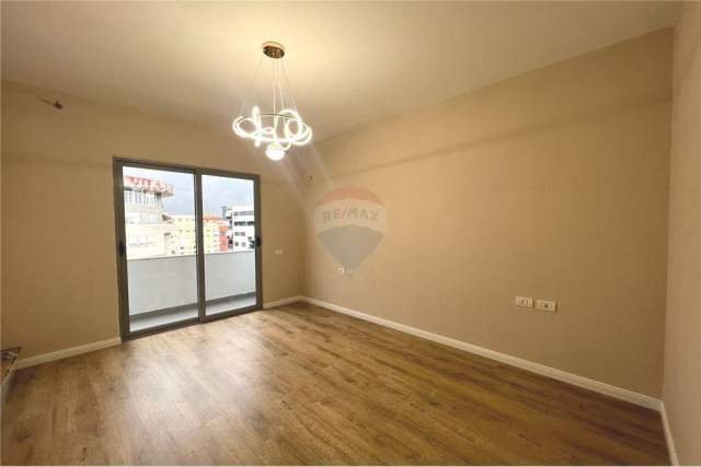 Tirane, shitet apartament 2+1 106 m² 131.000 Euro