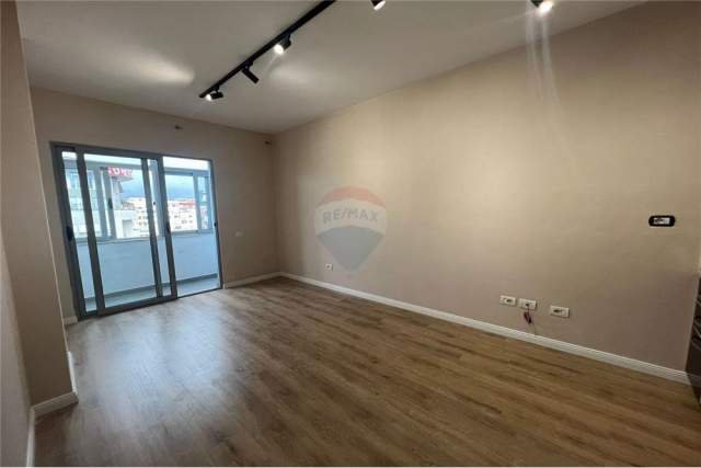 Tirane, shitet apartament 2+1 106 m² 131.000 Euro