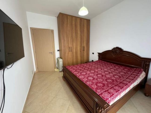 Tirane, jepet me qera apartament 3+1+BLK Kati 3, 134 m² 550 Euro (Rruga e Dajtit)