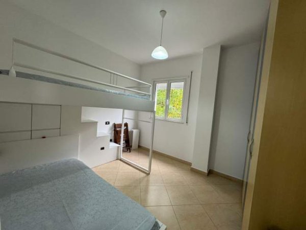 Tirane, jepet me qera apartament 3+1+BLK Kati 3, 134 m² 550 Euro (Rruga e Dajtit)