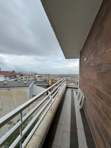 Tirane, jepet me qera apartament 3+1+BLK Kati 3, 134 m² 550 Euro (Rruga e Dajtit)