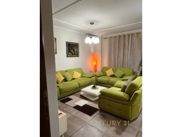Tirane, jepet me qera apartament 1+1+BLK Kati 9, 70 m² 500 Euro (SELVIA)