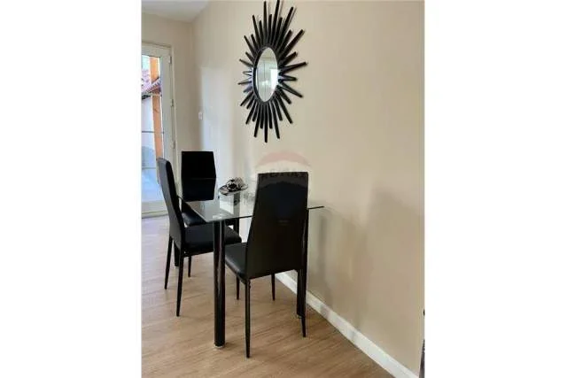 Tirane, jepet me qera apartament 2+1 Kati 0, 140 m² 500 Euro (Oxhaku)