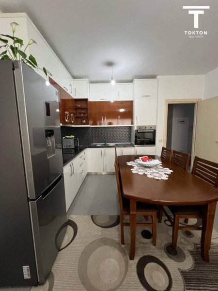 Tirane, shes apartament 2+1+BLK Kati 6, 105 m² 120.000  (YZBERISHTE)