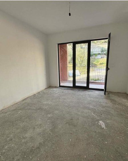 Tirane, shitet apartament 2+1+A Kati 1, 11.137 m² 150.000 Euro