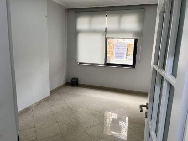 Tirane, jepet me qera ambjent biznesi Kati 1, 70 m² 700 Euro (Tek Spotali i femijeve, QSUT)