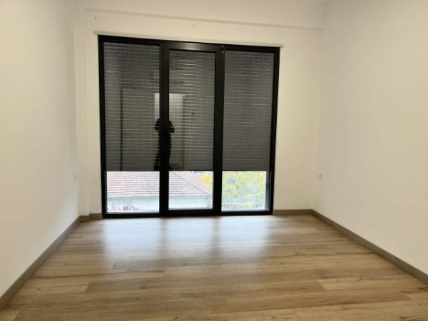 Tirane, jepet me qera ambjent biznesi Kati 2, 100 m² 1.500 Euro (Prane Stadiumit Air Albania) vend parkimi i perfshire ne cmim