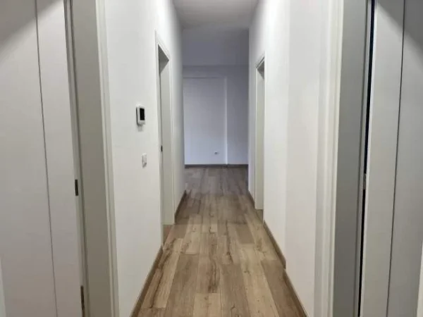 Tirane, jepet me qera ambjent biznesi Kati 2, 100 m² 1.500 Euro (Prane Stadiumit Air Albania) vend parkimi i perfshire ne cmim