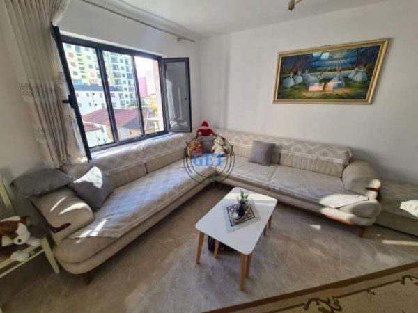 Durres, jepet me qera apartament 1+1+BLK Kati 4, 67 m² 300 Euro (Shkolla "Eftali Koci",Durres)