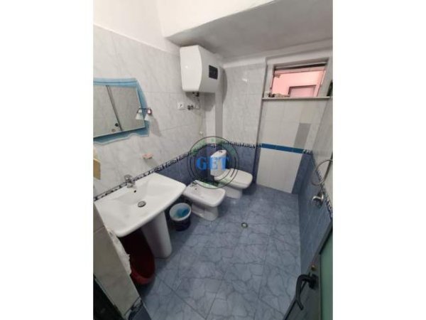 Durres, jepet me qera apartament 1+1+BLK Kati 4, 67 m² 300 Euro (Shkolla "Eftali Koci",Durres)