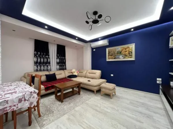 Tirane, ofert shtepi Kati 2, 500  (KAMEZ)