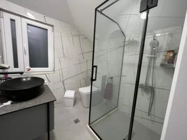 Tirane, ofert shtepi Kati 2, 500  (KAMEZ)