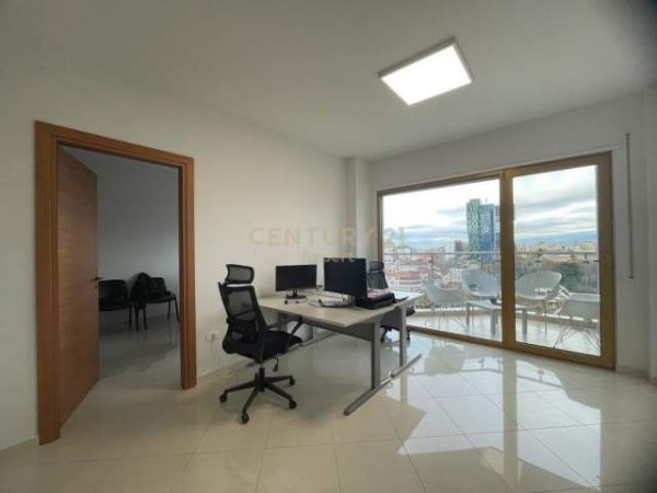 Tirane, jepet me qera zyre Kati 12, 104 m² 1.500 Euro (KULLAT BINJAKE)