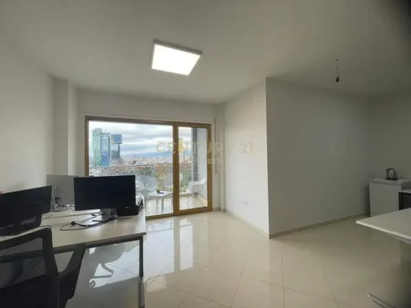 Tirane, jepet me qera zyre Kati 12, 104 m² 1.500 Euro (KULLAT BINJAKE)