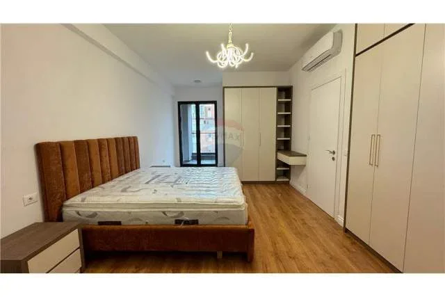 Tirane, jepet me qera apartament 2+1+A Kati 5, 115 m² 1.200 Euro (kompleksi olimpik)