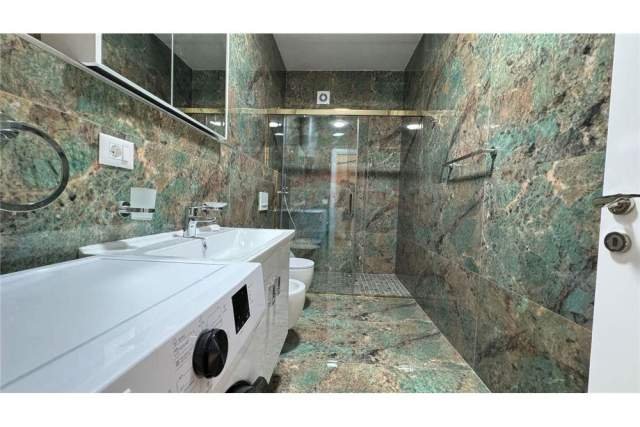 Tirane, jepet me qera apartament 2+1+A Kati 5, 115 m² 1.200 Euro (kompleksi olimpik)