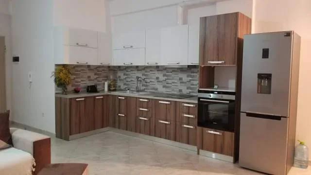 Tirane, jepet me qera apartament 2+1 Kati 4, 102 m² 30.000 Leke