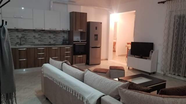 Tirane, jepet me qera apartament 2+1 Kati 4, 102 m² 300 Euro (FRESKU)