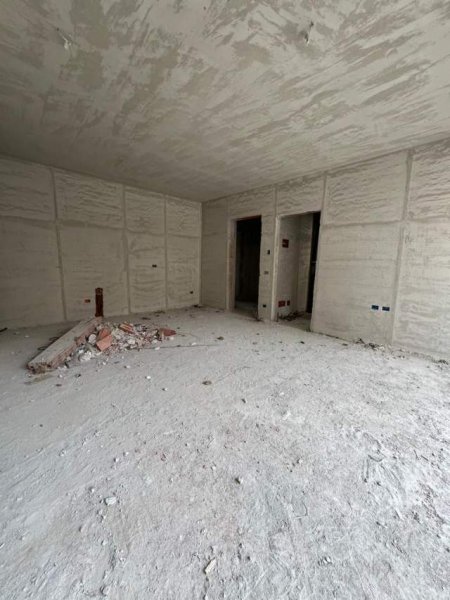 Tirane, shitet apartament 1+1 Kati 2, 75 m² 97.000 Euro (Perball Klan)
