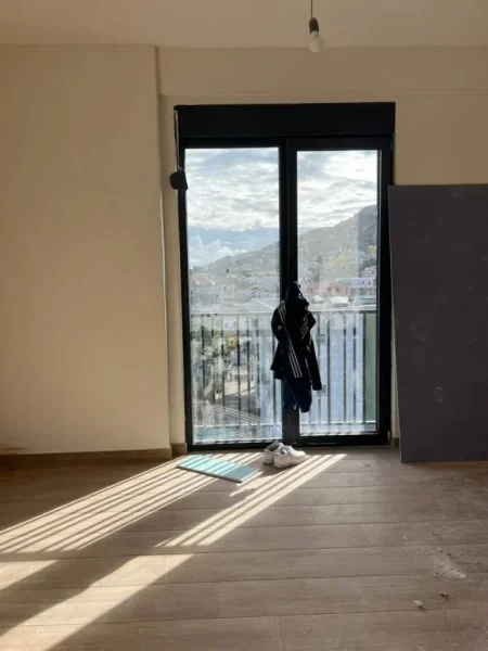 Tirane, shitet apartament 2+1+A+BLK Kati 4, 101 m² 134.000 Euro (Perball Spitalit Amerikan 3 tek Aku)