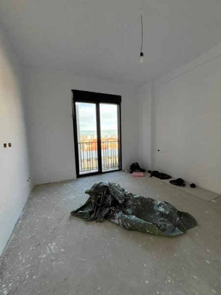 Tirane, shitet apartament 1+1+BLK Kati 5, 71 m² 95.000 Euro (Perball Spitalit Amerikan 3 tek Aku)