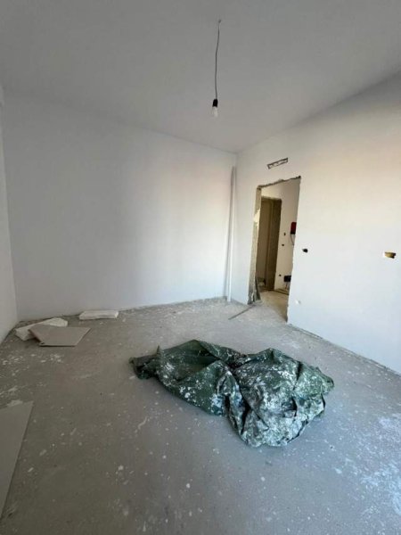 Tirane, shitet apartament 1+1+BLK Kati 5, 71 m² 95.000 Euro (Perball Spitalit Amerikan 3 tek Aku)