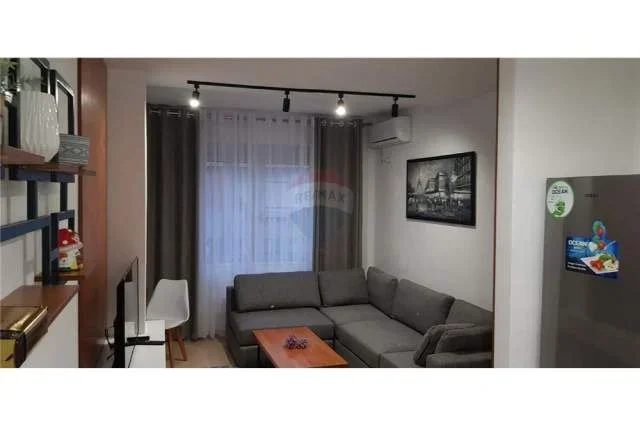 Tirane, jepet me qera apartament 1+1+BLK Kati 3, 70 m² 550 Euro