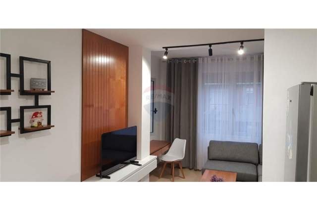 Tirane, jepet me qera apartament 1+1+BLK Kati 3, 70 m² 550 Euro