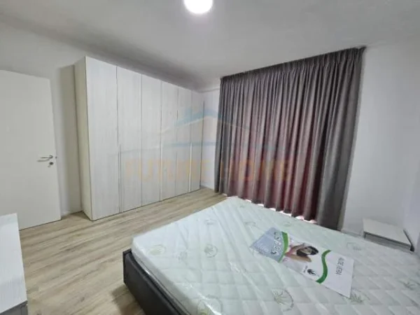 Tirane, jap me qera apartament 2+1 Kati 1, 120 m² 550 Euro (Rruga Teodor Keko)