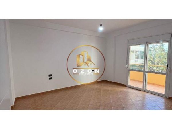 Vlore, shitet apartament 2+1 Kati 2, 110 m² 150.000 Euro (Lungomare)