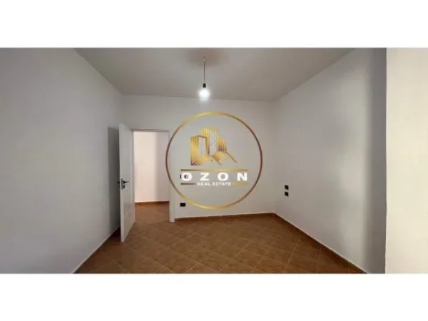 Vlore, shitet apartament 2+1 Kati 2, 110 m² 150.000 Euro (Lungomare)