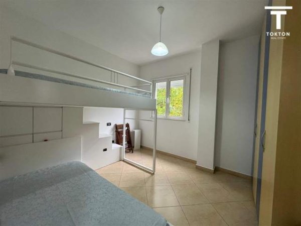 Tirane, jepet me qera apartament 3+1+BLK Kati 3, 134 m² 550 Euro (FRESKU)