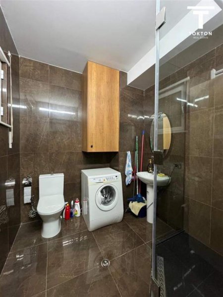 Tirane, jepet me qera apartament 3+1+BLK Kati 3, 134 m² 550 Euro (Rruga e Dajtit) TT 435