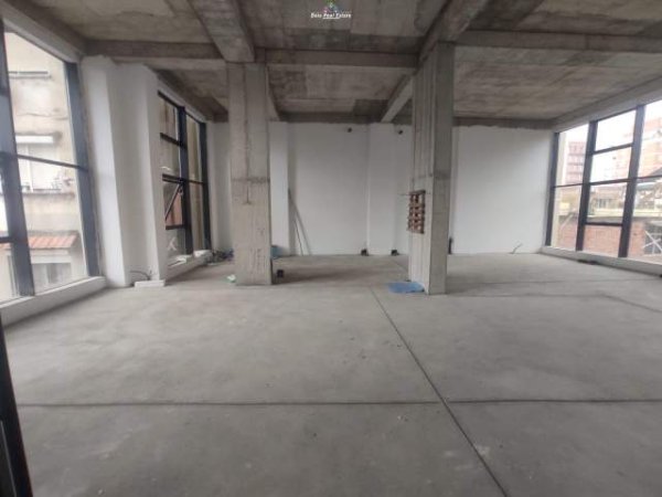 Tirane, jepet me qera zyre Kati 1, 1.966 m² 5.000 Euro (myslym shyri)