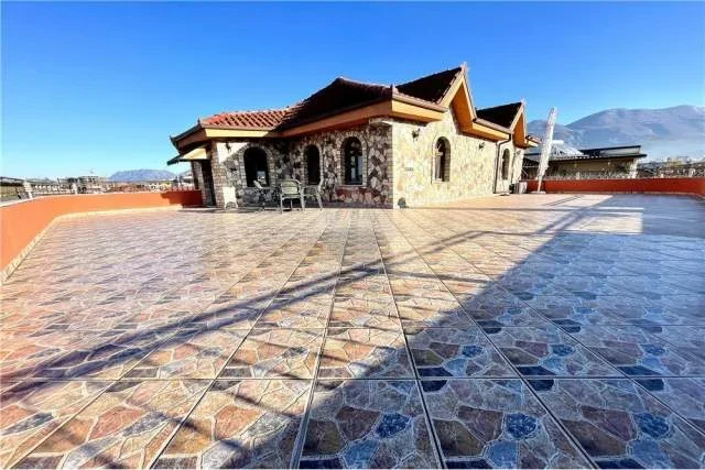 Tirane, jepet me qera apartament 3+1+A+BLK Kati 4, 219 m² 450 Euro (Rruga e Dibres)