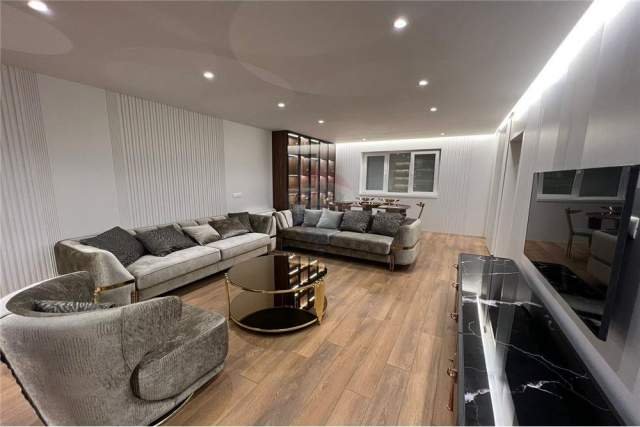 Tirane, jepet me qera apartament 2+1+A+BLK Kati 1, 130 m² 1.300 Euro (Bllok)
