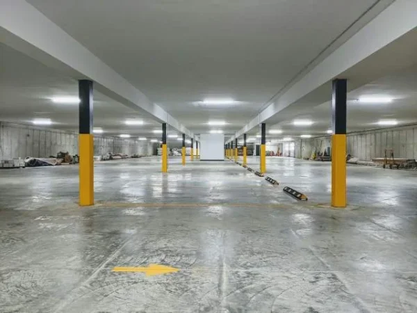 Tirane, shitet garazh 20.000 Euro