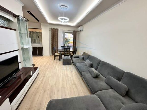 Tirane, jepet me qera apartament 2+1 Kati 2, 105 m² 600 Euro (LIQENI I THATE)