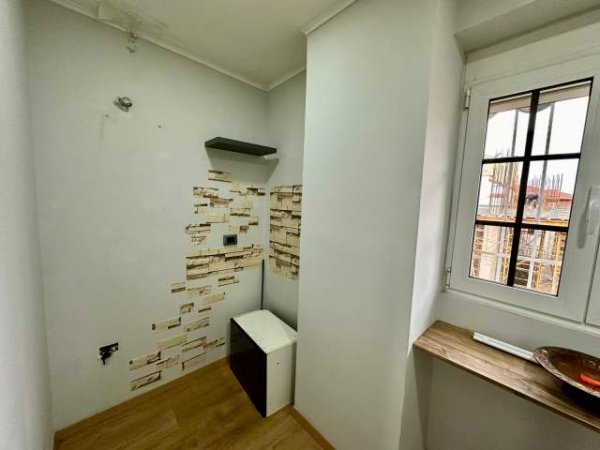 Tirane, shitet apartament 2+1 Kati 2, 93 m² 198.000 Euro